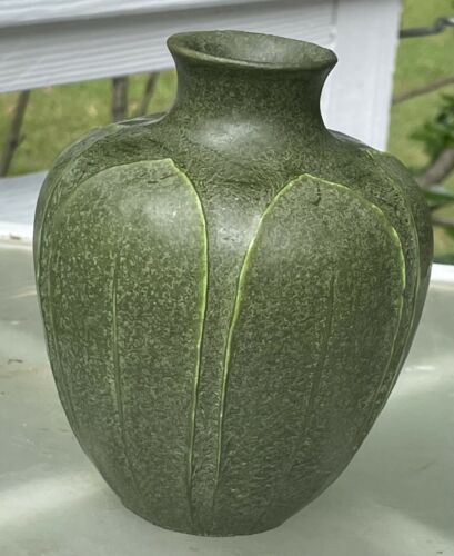 Grueby Cabinet Vase Relief Leaves